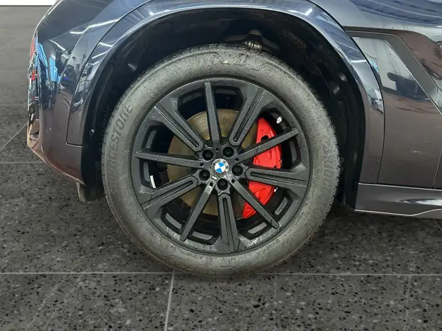 BMW X6 view 10