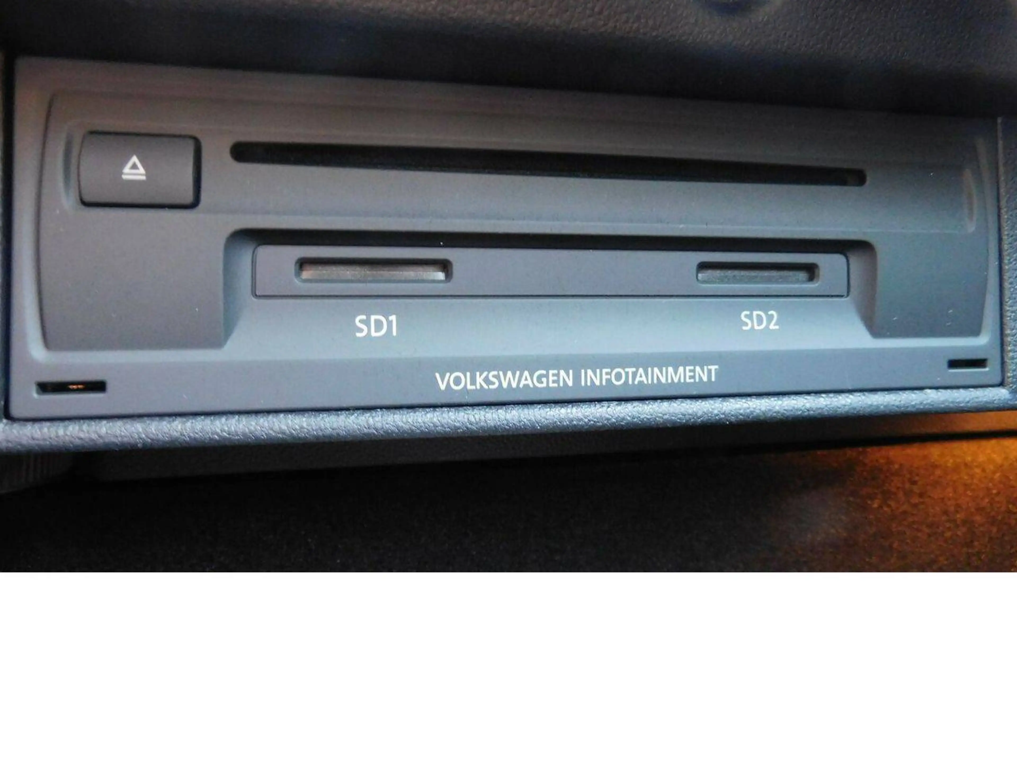 Volkswagen e-Golf Comf/Autom/Navi/LED/SitzH/PDC/behFrontscheibe/ALU — photo 12
