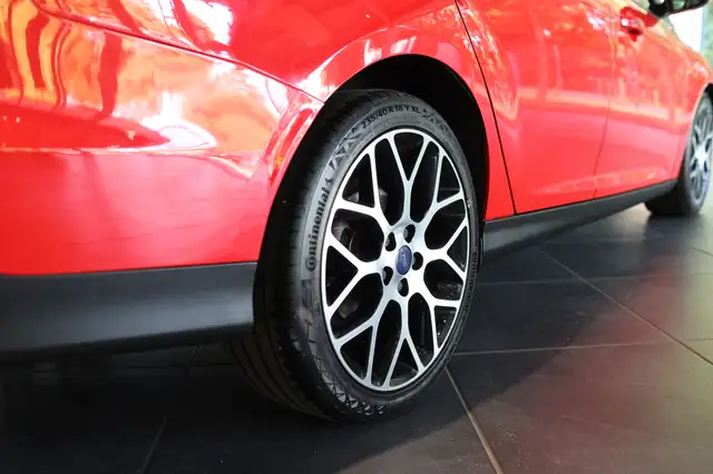 Ford Focus view 7
