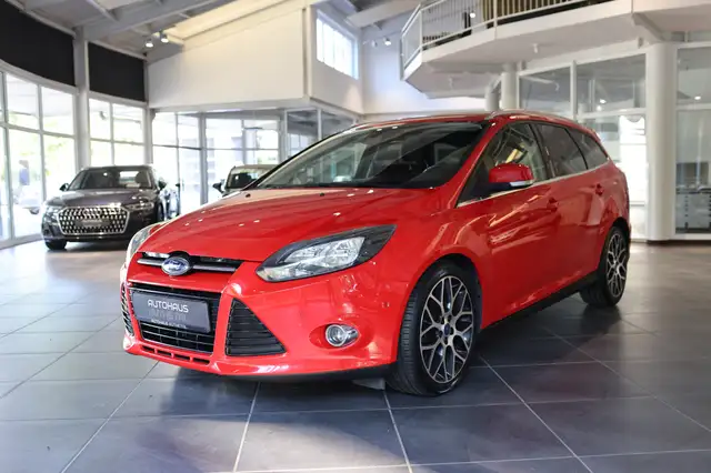 Ford Focus view 3