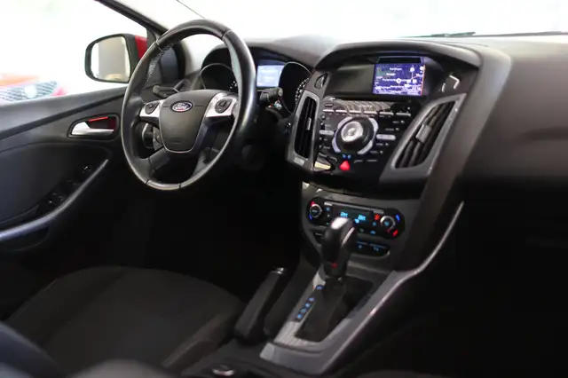 Ford Focus view 9