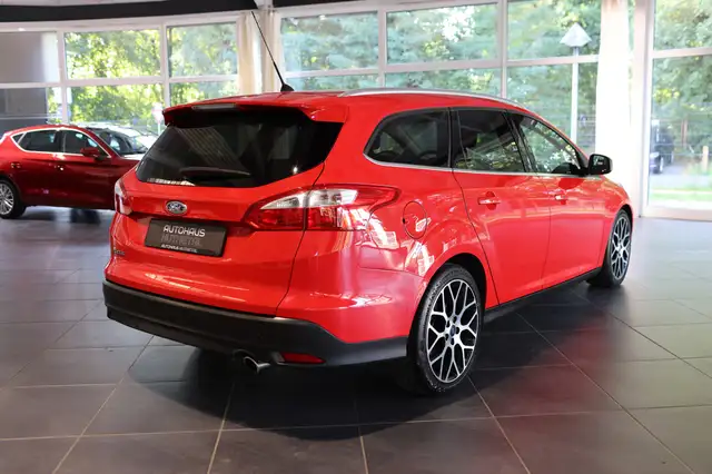 Ford Focus view 6