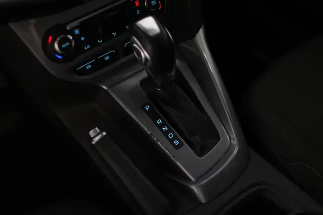 Ford Focus view 14