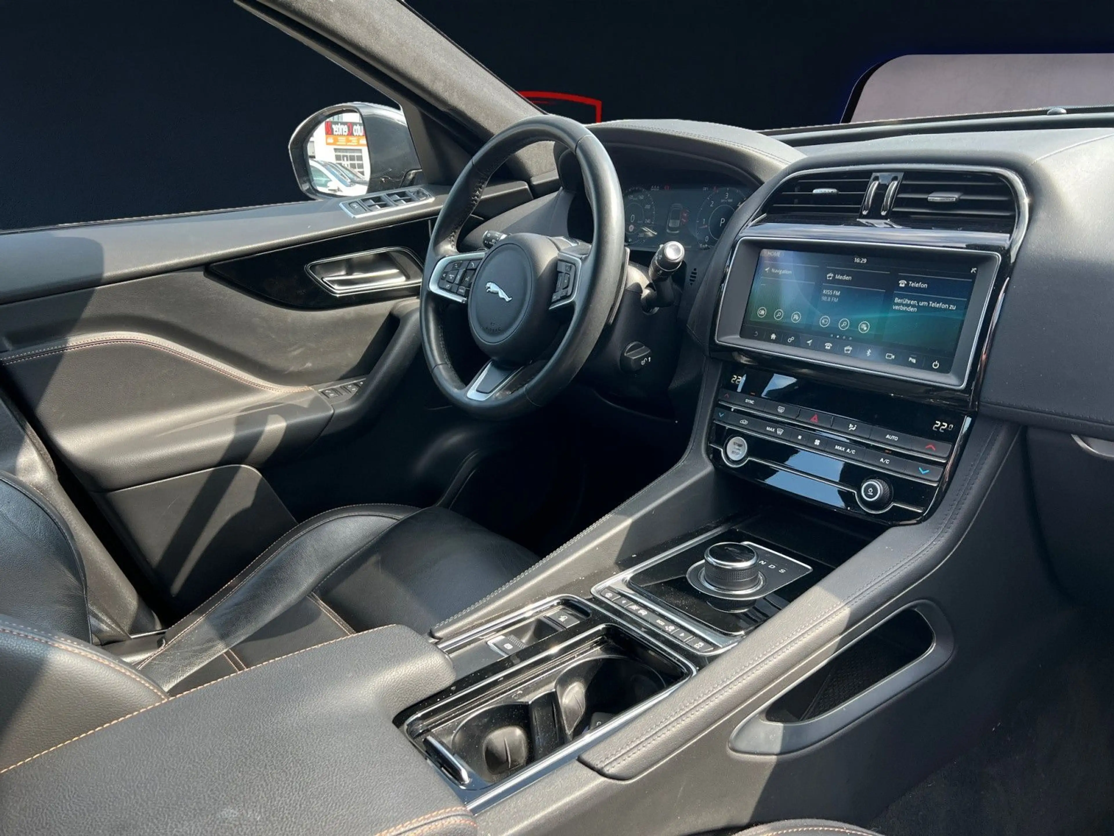 Jaguar F-Pace 25d Prestige AWD/Panorama/Kamera — photo 11