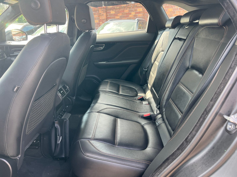 Jaguar F-Pace 25d Prestige AWD/Panorama/Kamera — photo 14