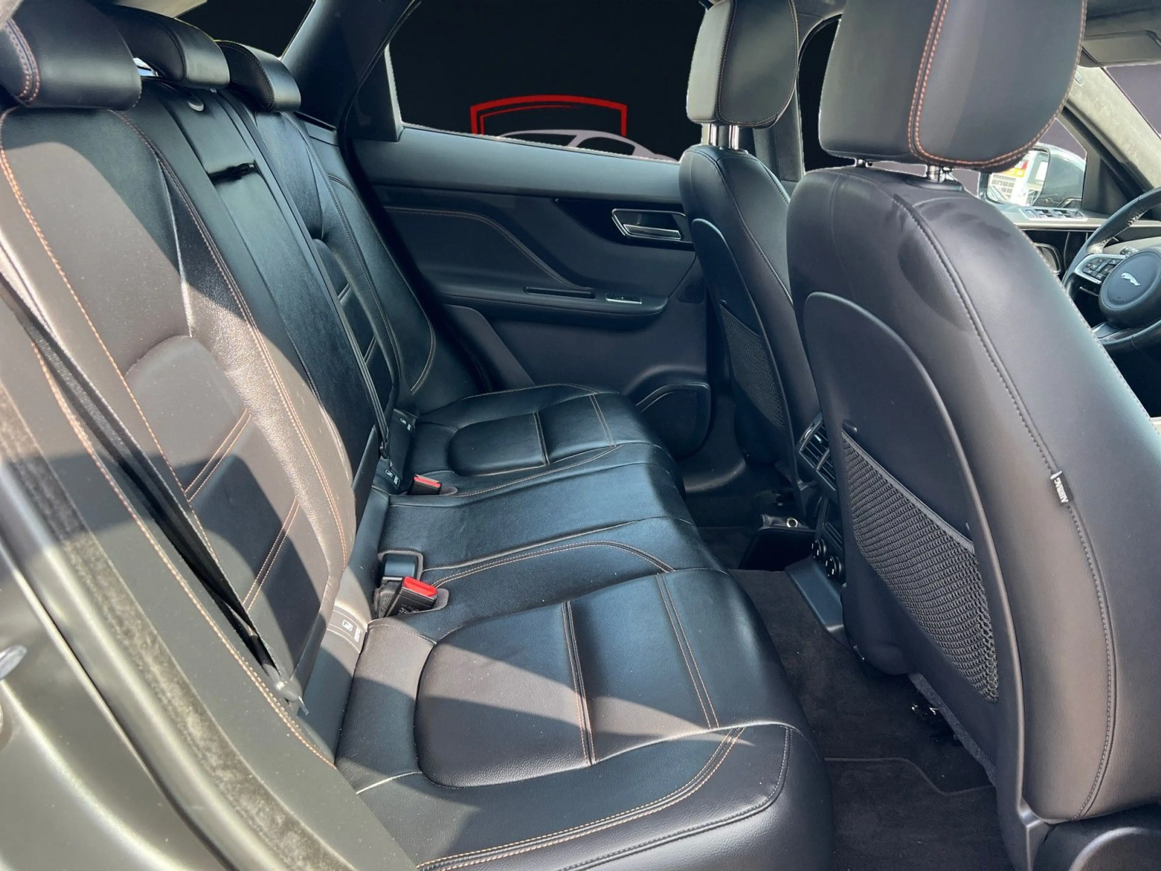Jaguar F-Pace 25d Prestige AWD/Panorama/Kamera — photo 15