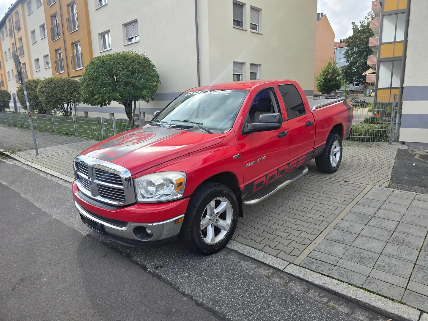 Dodge RAM 5,7 Hemi Rot - 1