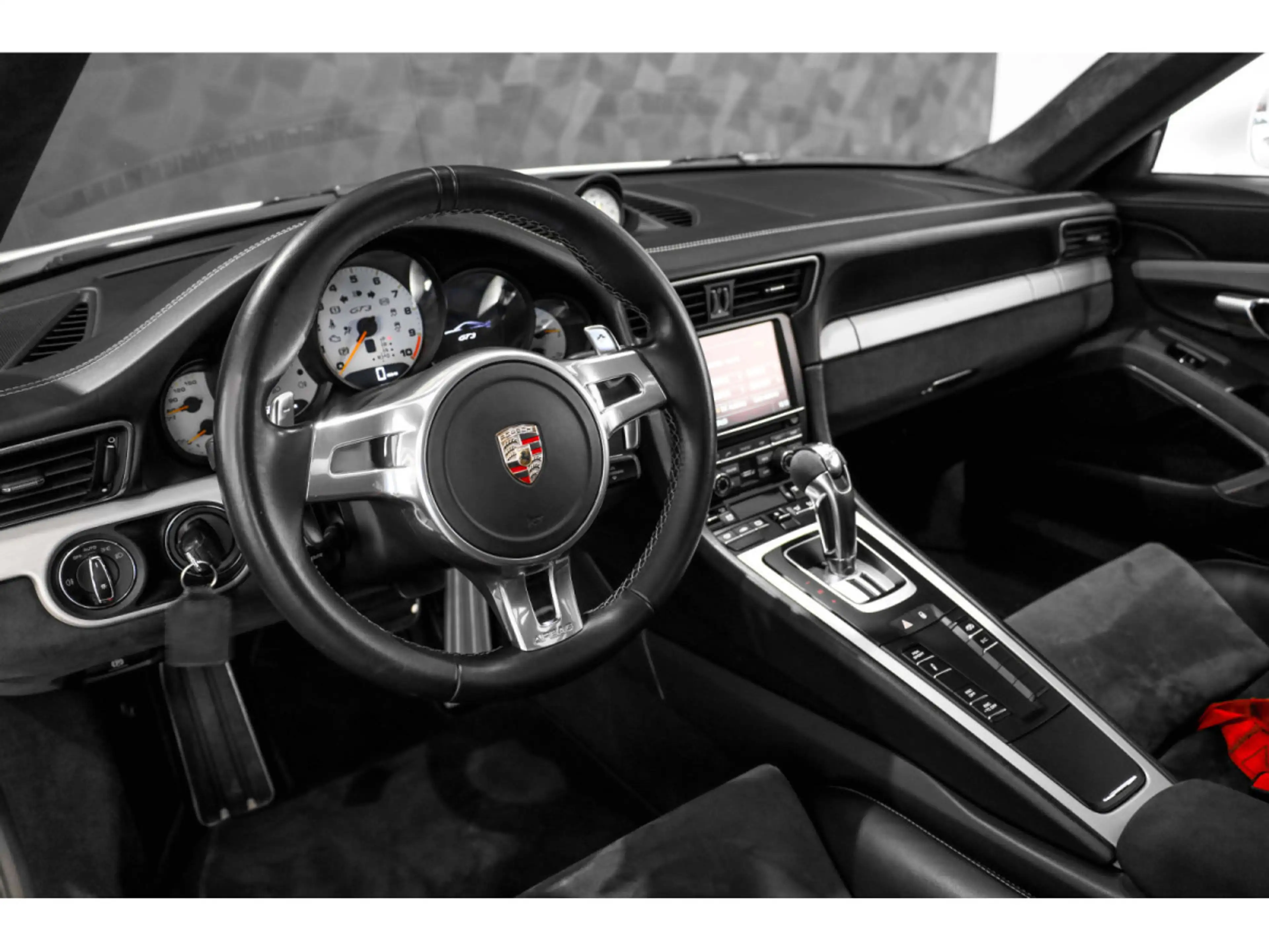 Porsche 991 991.1 GT3 CLUBSPORT PDK — photo 9