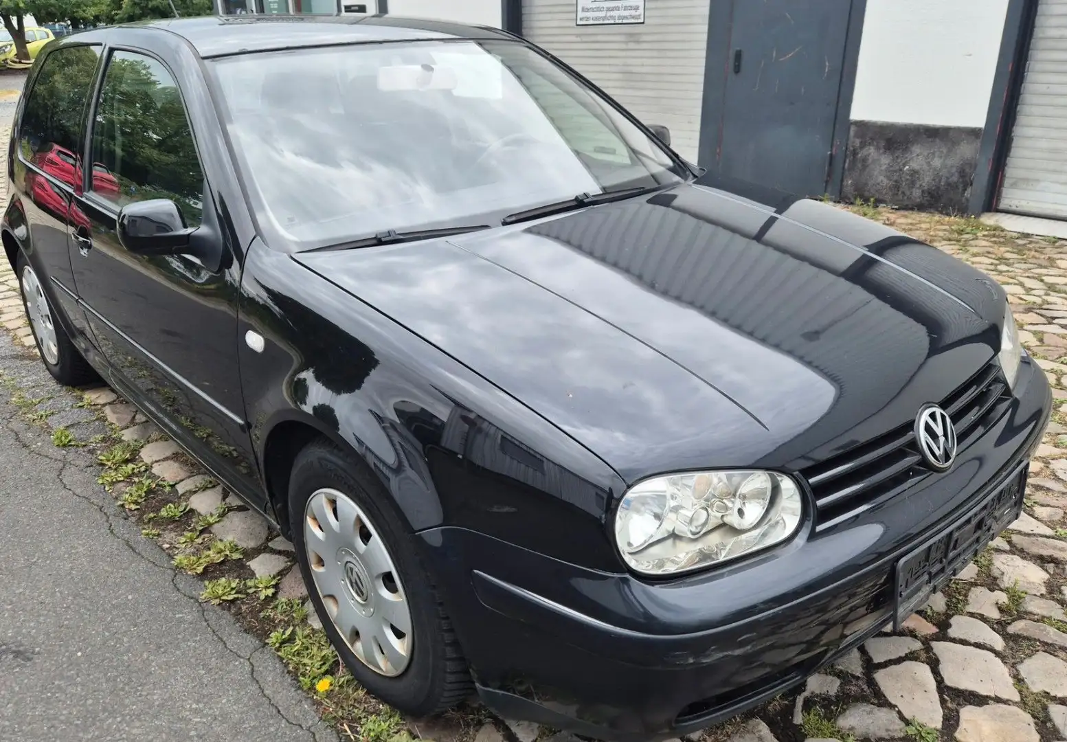 Volkswagen Golf 1.6 Basis Klima TÜV/AU 04/2026 Schwarz - 2