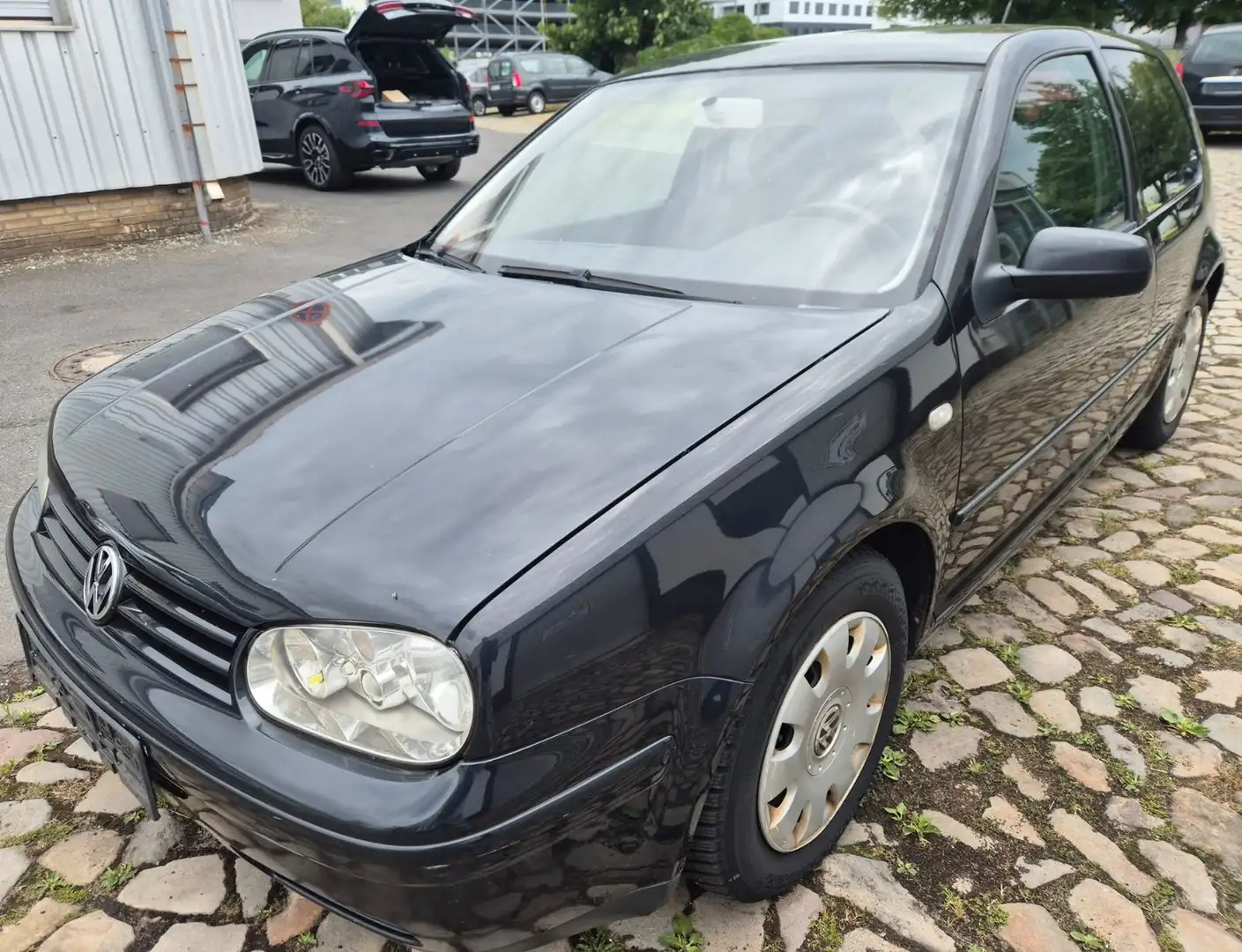 Volkswagen Golf 1.6 Basis Klima TÜV/AU 04/2026 Schwarz - 1