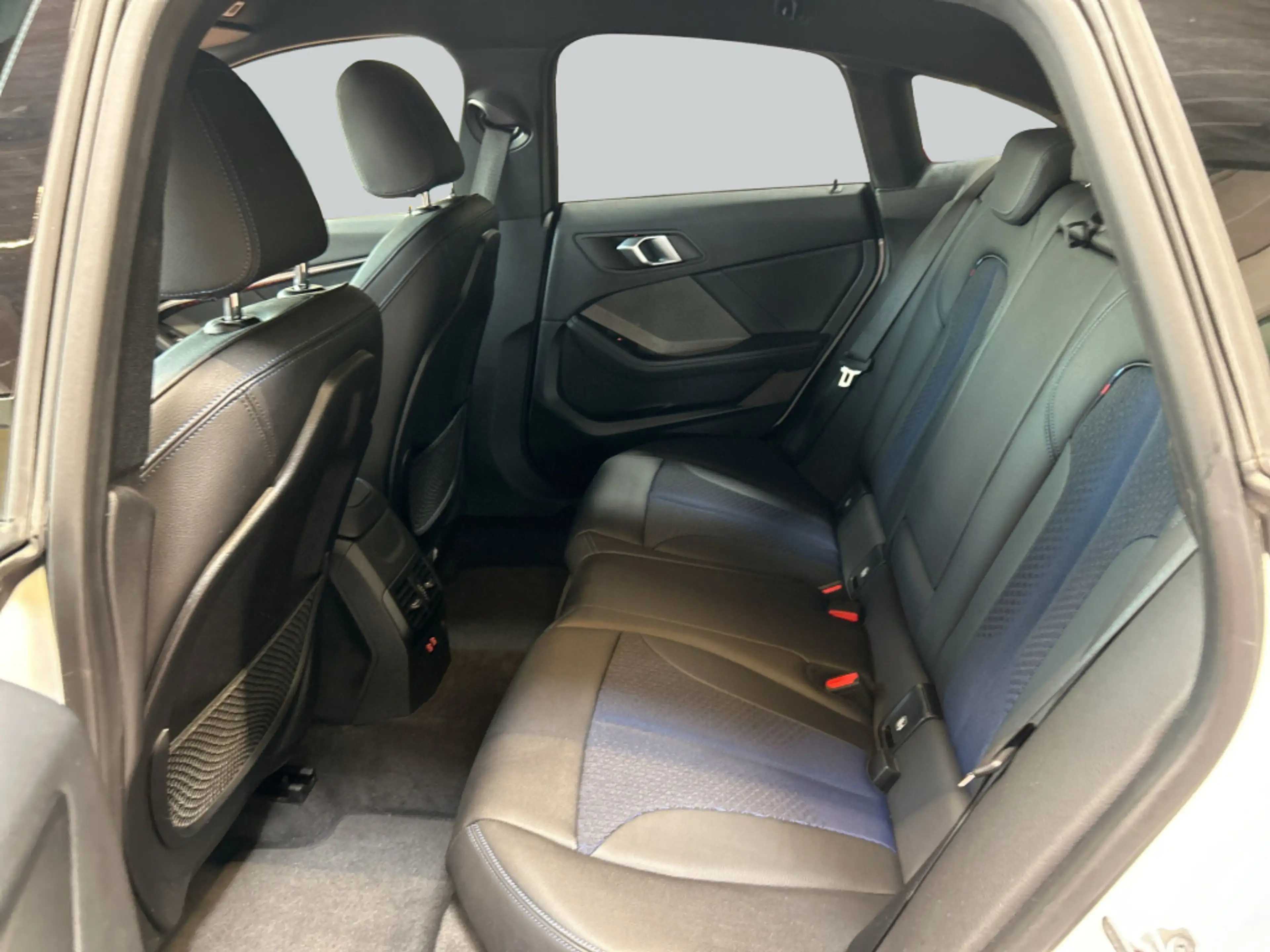 BMW 220 220i Gran Coupe Aut. M-Paket LED HeadUp H&K Navi — photo 12