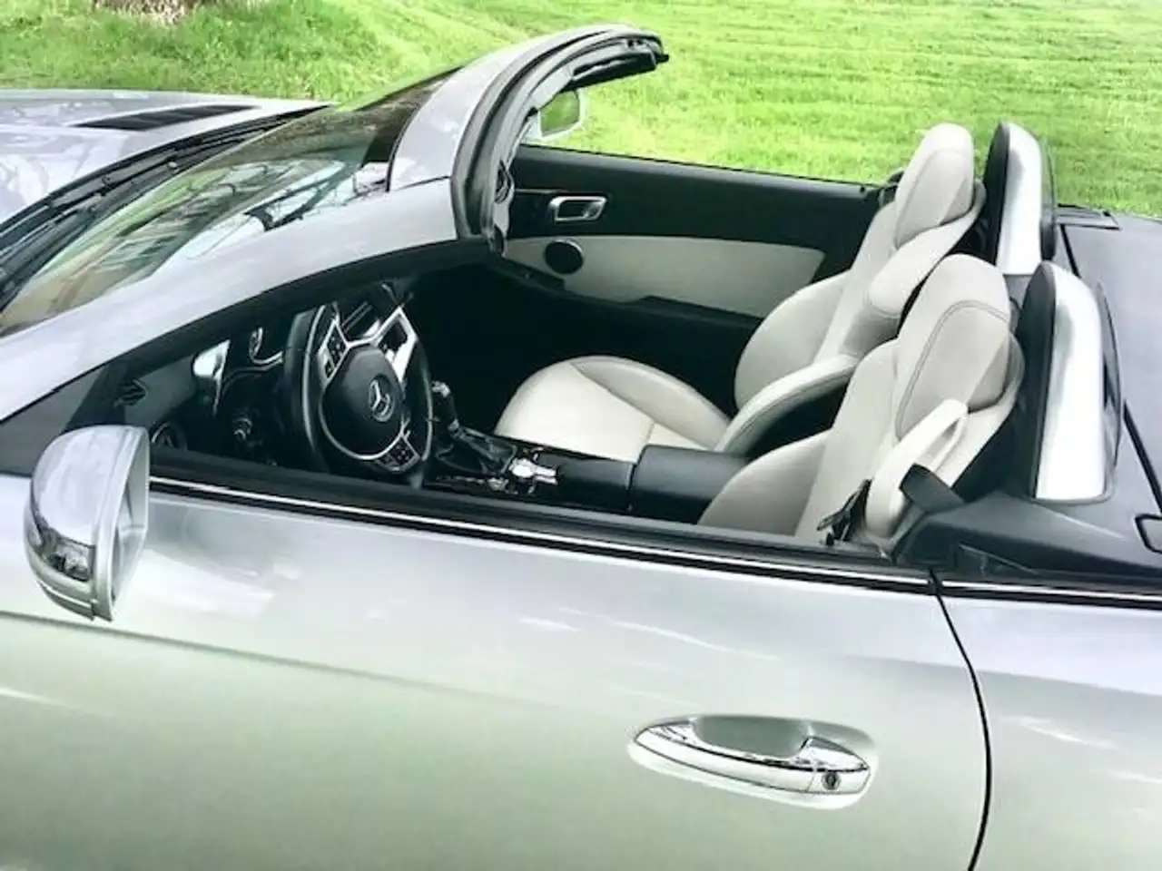 Mercedes-Benz SLK снимка Mercedes-Benz SLK