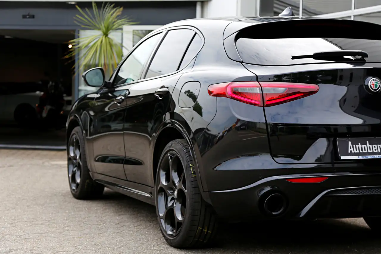 Alfa Romeo Stelvio 2023 — фото 34
