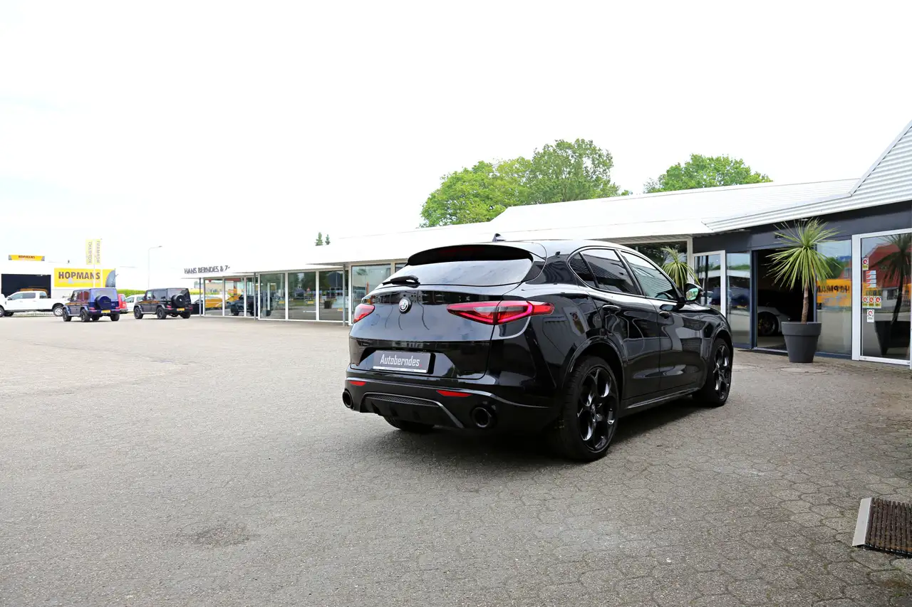 Alfa Romeo Stelvio 2023 — фото 7