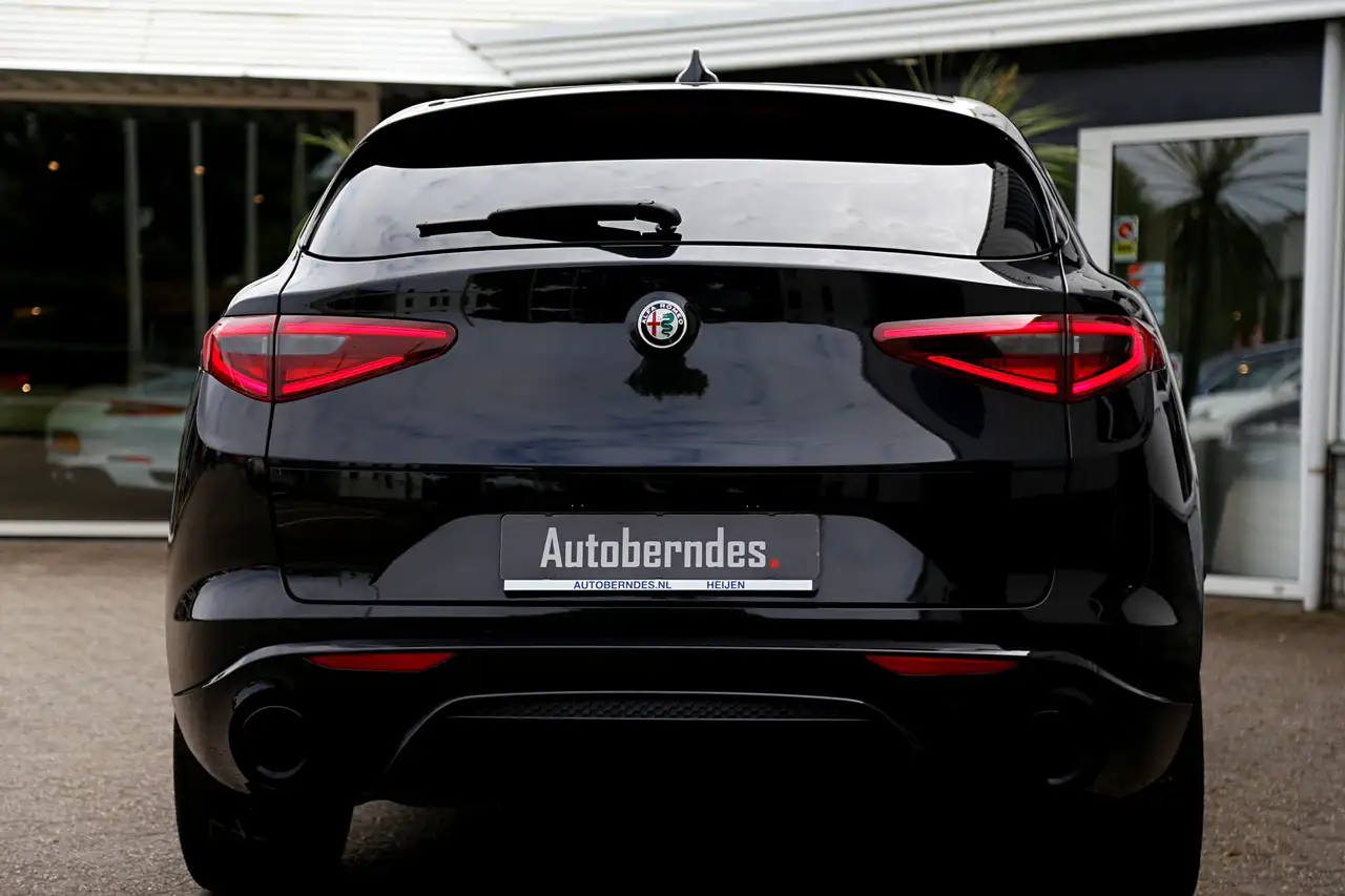Alfa Romeo Stelvio 2023 — фото 25