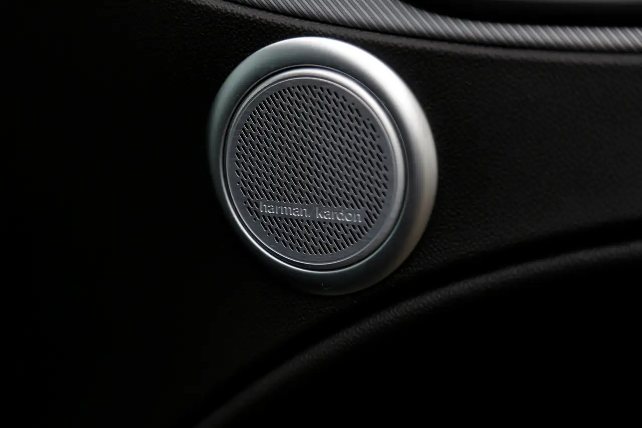 Alfa Romeo Stelvio 2023 — фото 28