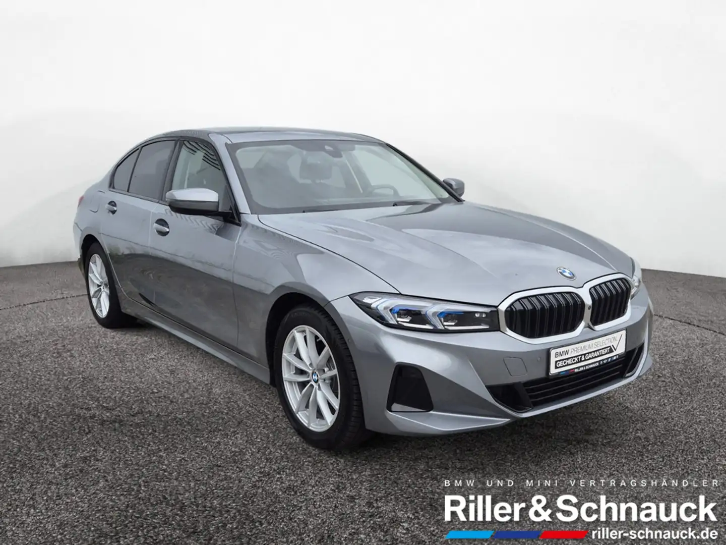 BMW 318 i HUD+360°KAM+LED+NAVI+SHZG Grijs - 2