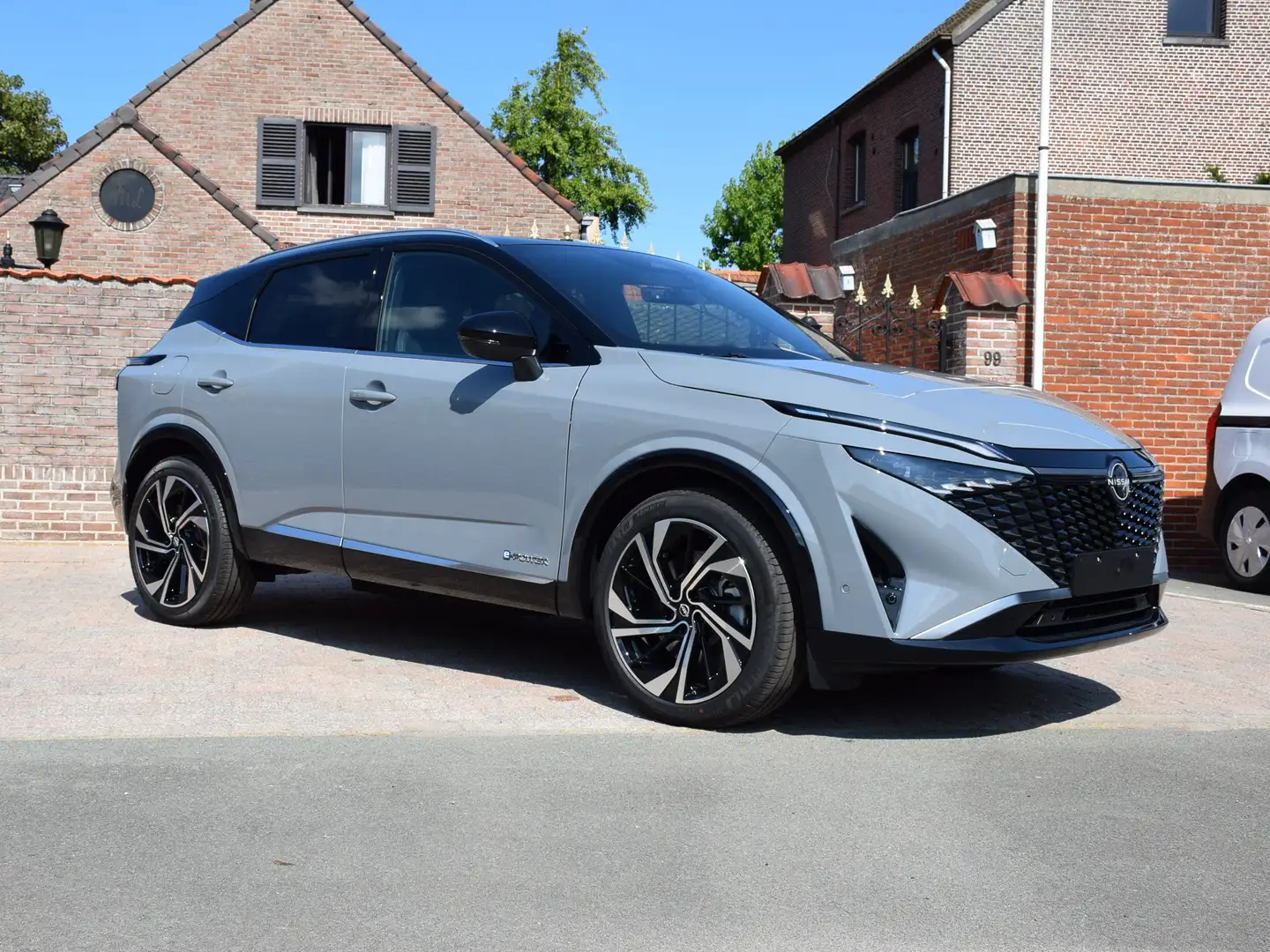 Nissan Qashqai tekna plus  E-power 2wd Grijs - 2