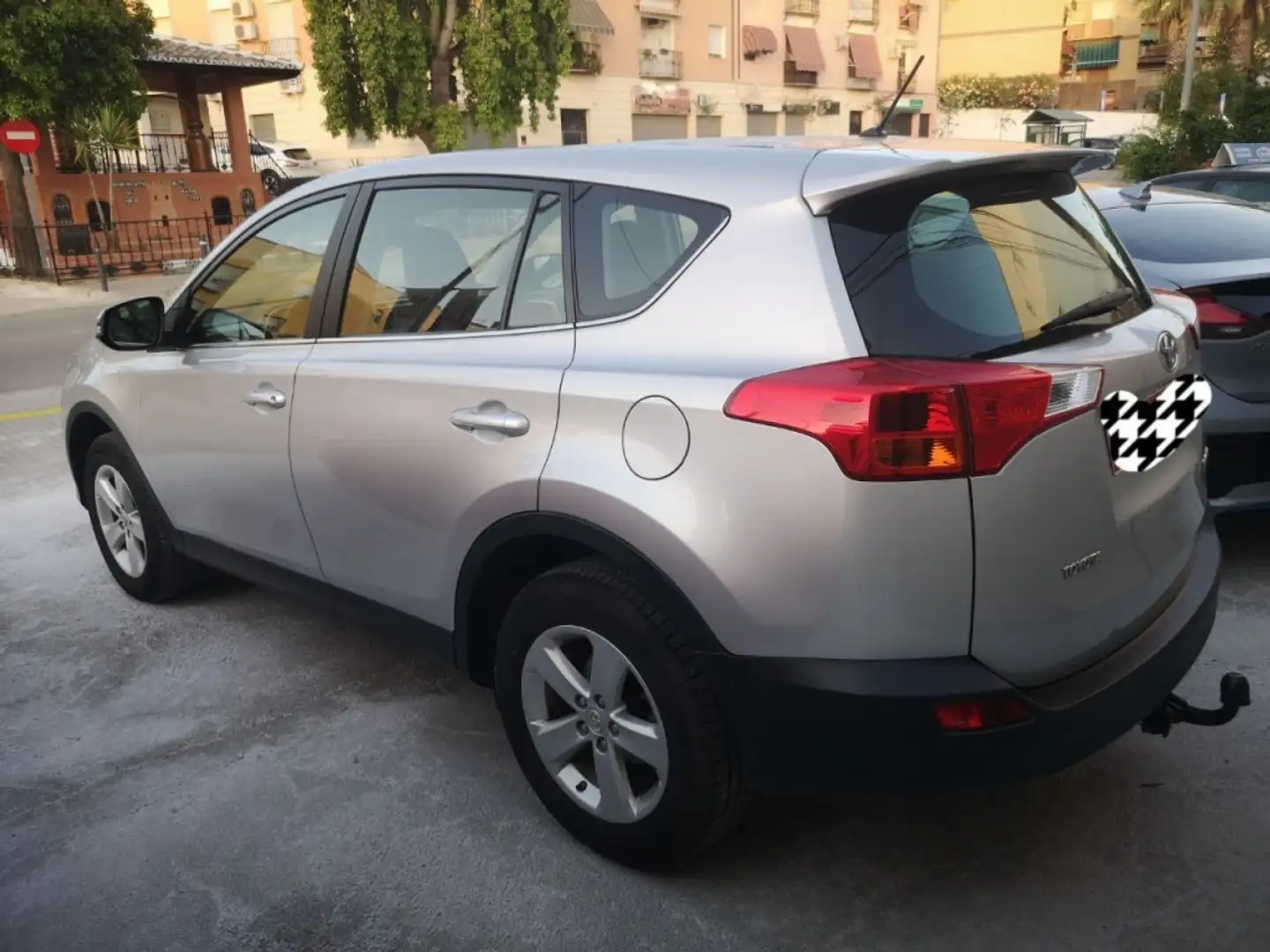 Toyota RAV 4 120D Active 4x2 Gris - 2