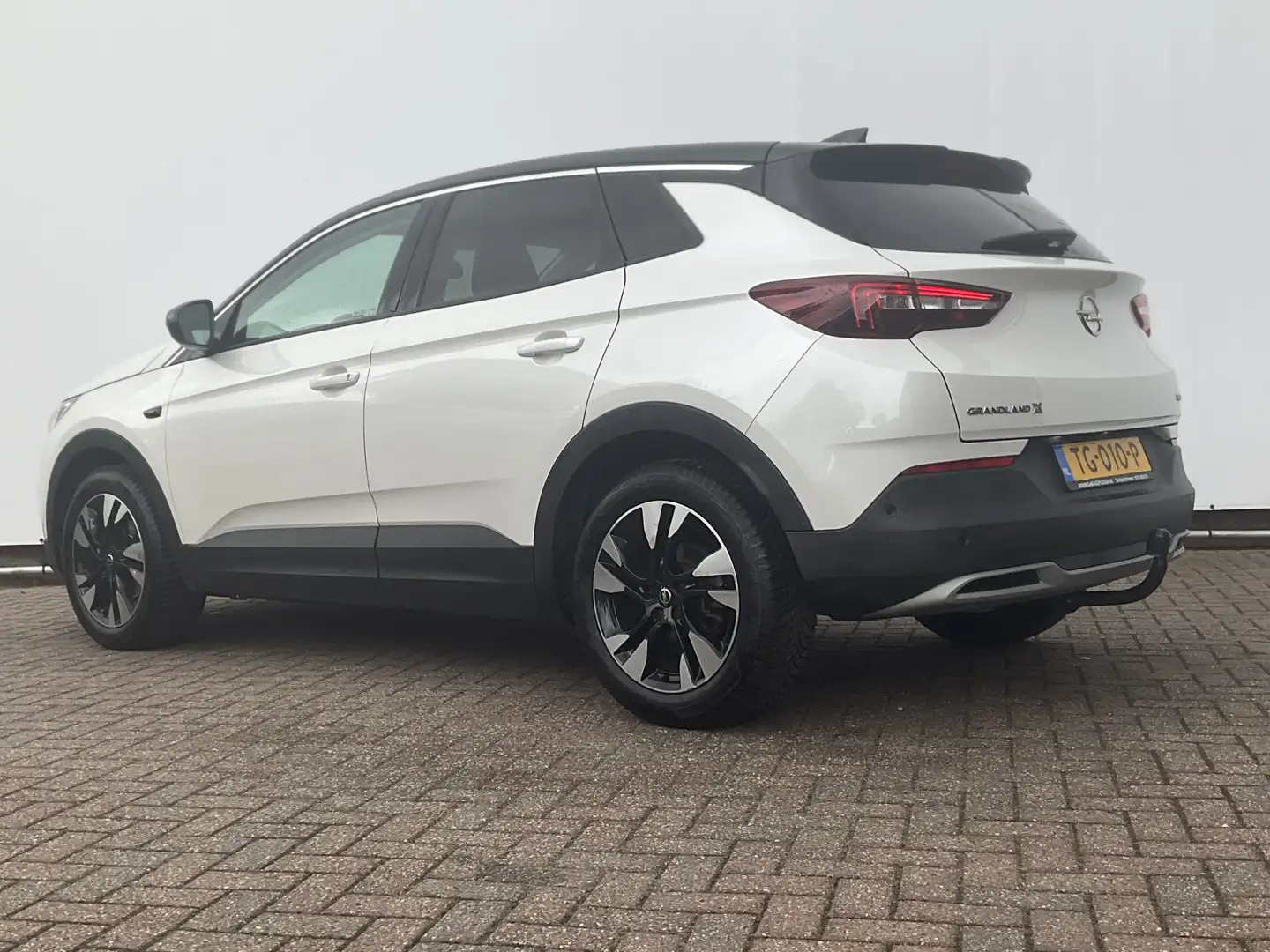 Opel Grandland X 1.2 Turbo Innovation Trekhaak Leder 360cam Stoelve Wit - 2