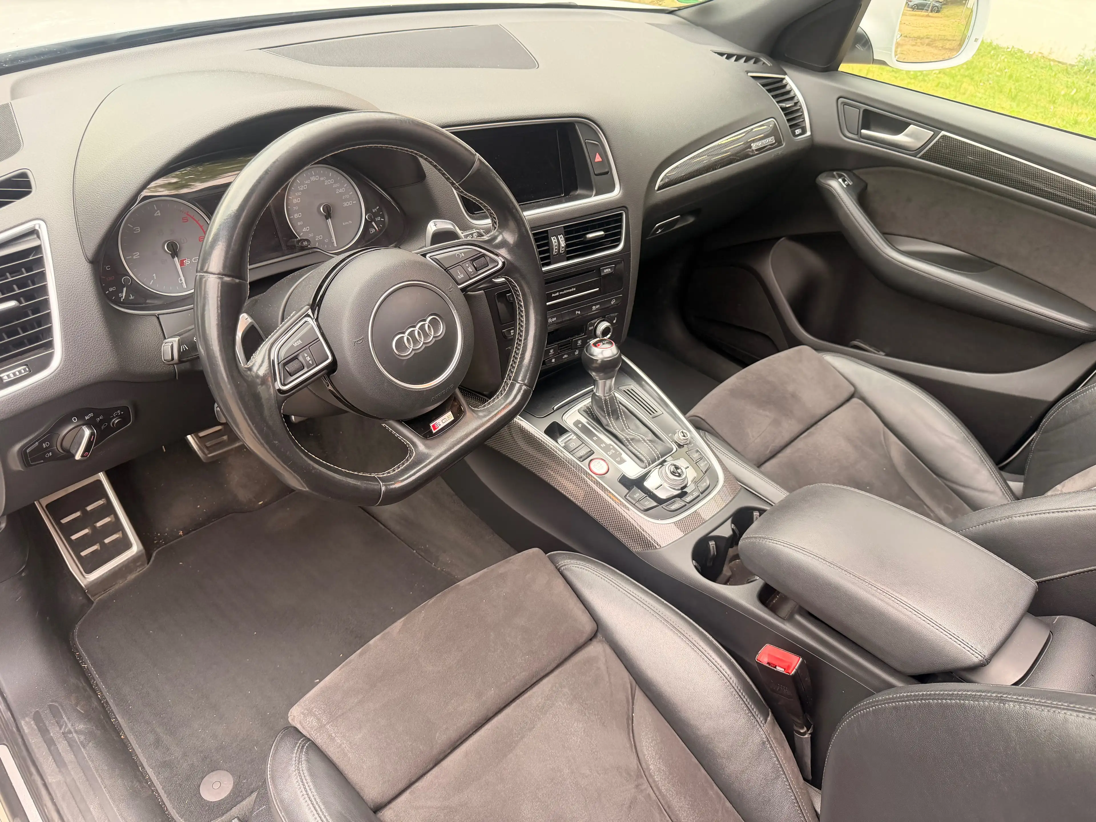 Audi SQ5 3.0 TDI quattro — photo 13