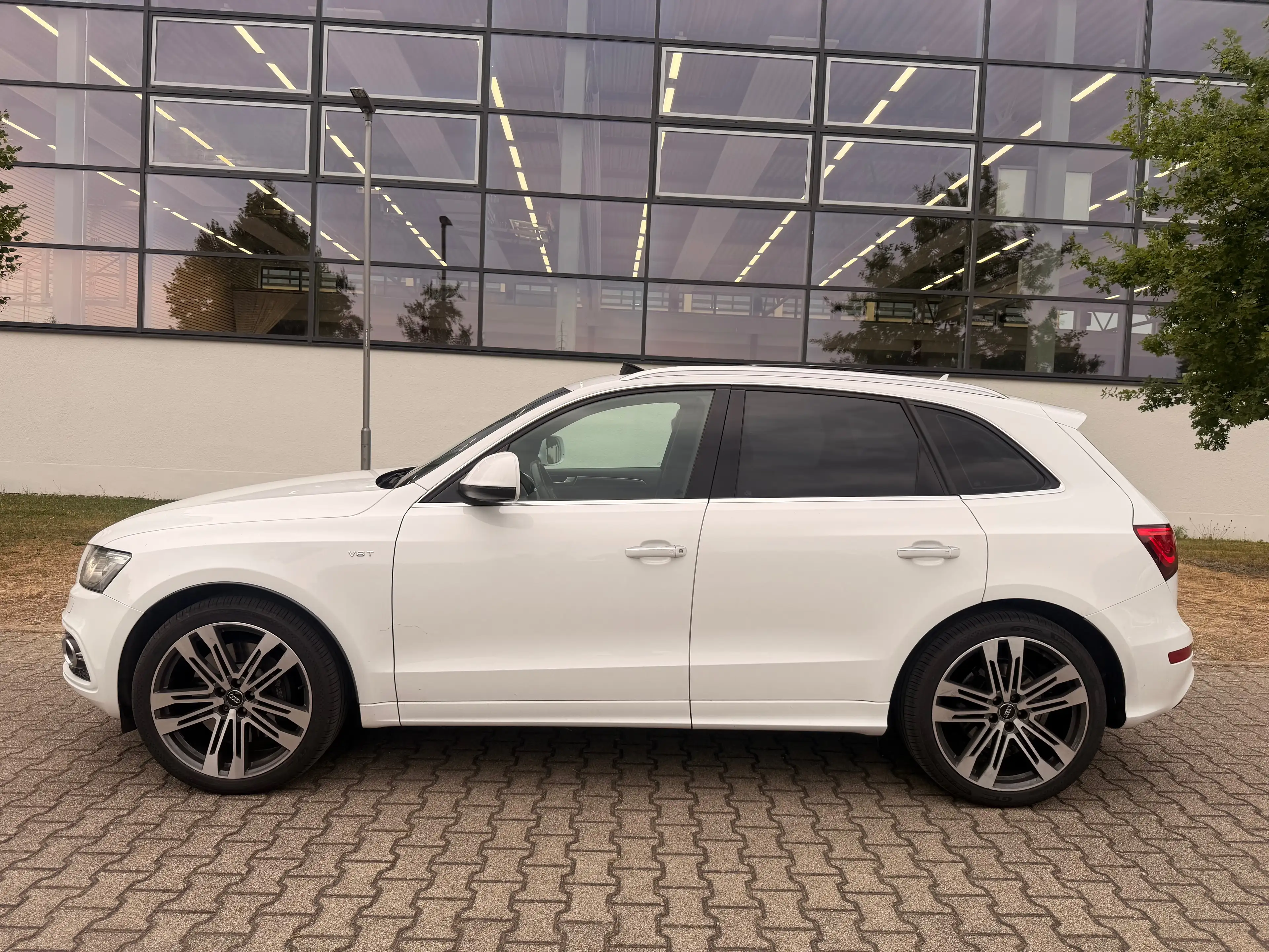 Audi SQ5 3.0 TDI quattro — photo 2