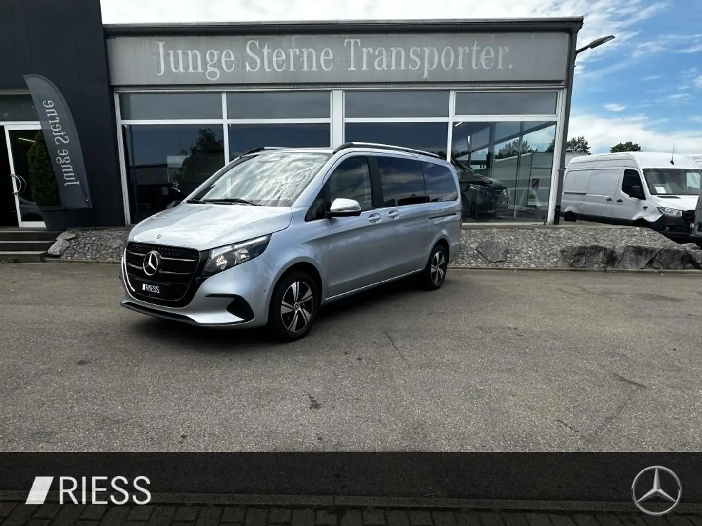Mercedes-Benz V 220 d MOPF NAVI/MBUX/DISTRONIC/ SpurW W-Paket Argintiu - 2