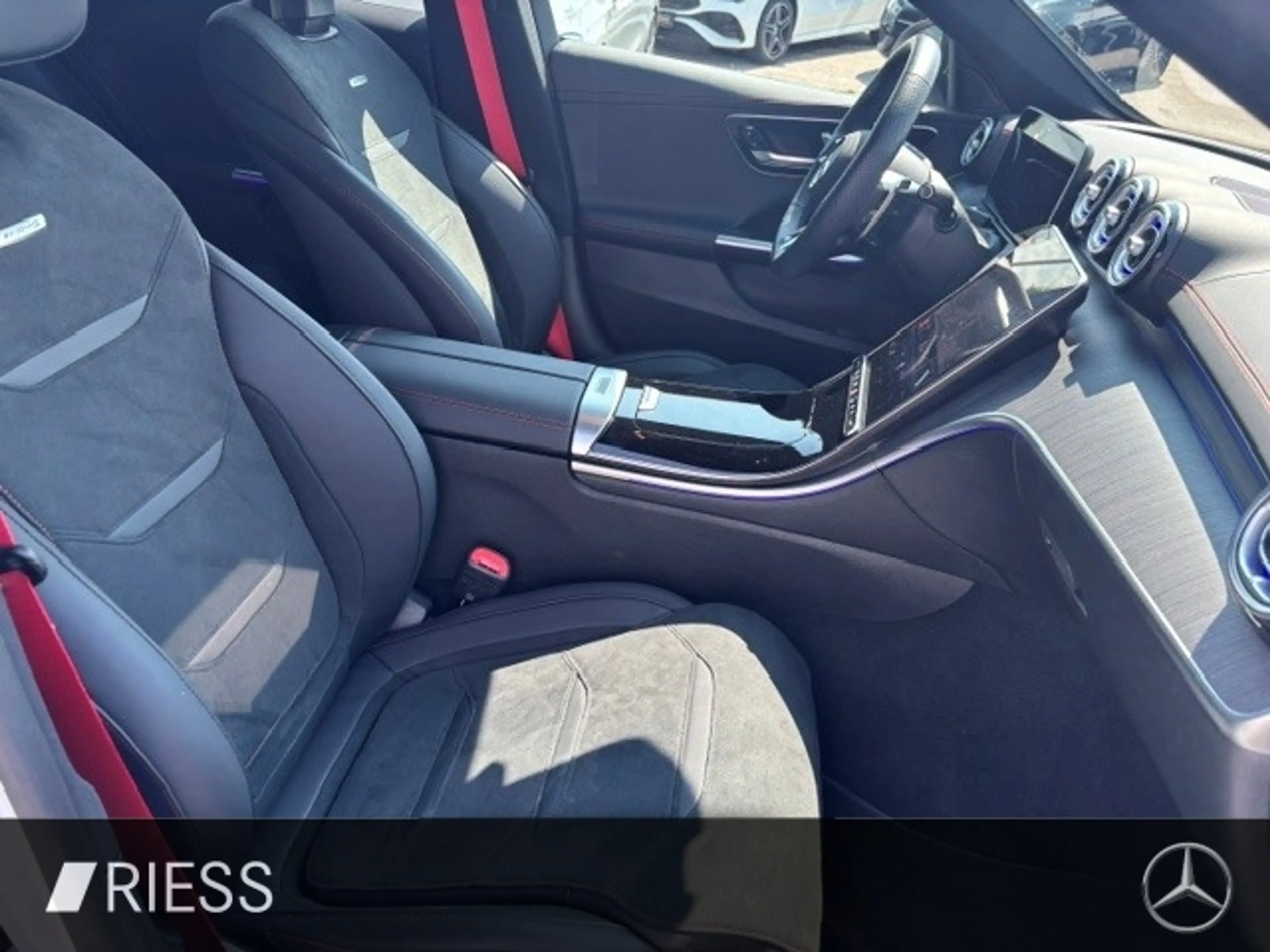 Mercedes-Benz C 43 AMG 4M AMG Sport Night Dist Pano Standh 360 — photo 10