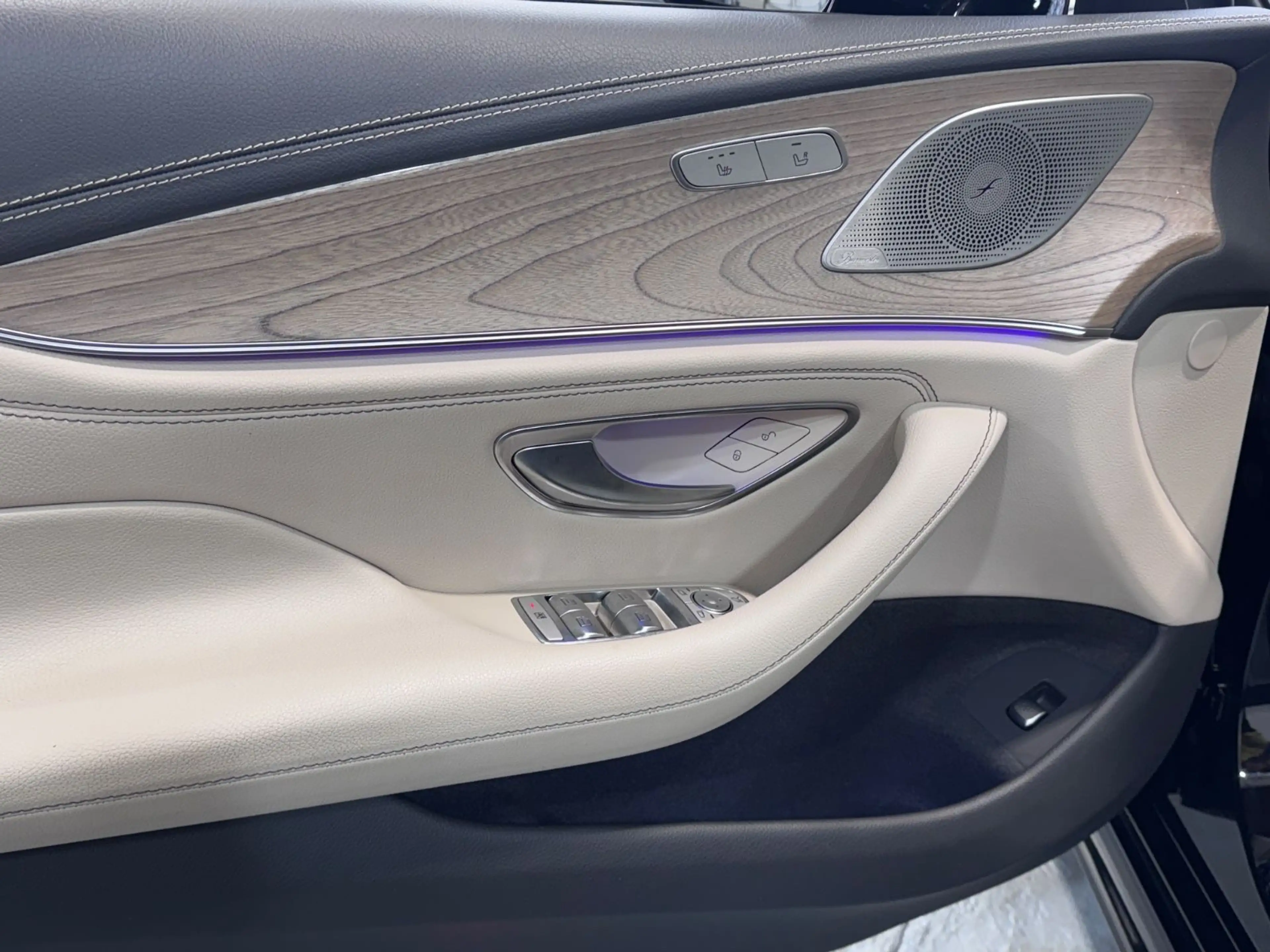 Mercedes-Benz CLS 450 4Matic*Burmester*Schiebedach*360 Kamera* — photo 6