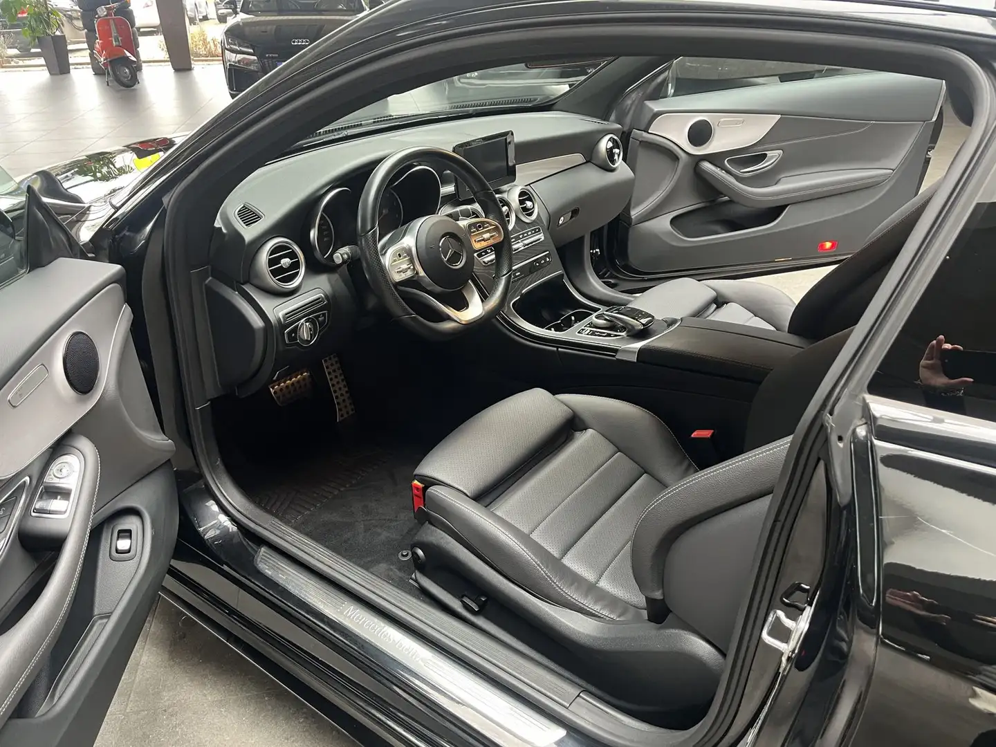 Mercedes-Benz C 220 C C 220 d AMG Coupé Leder Kamera Night Schwarz - 2