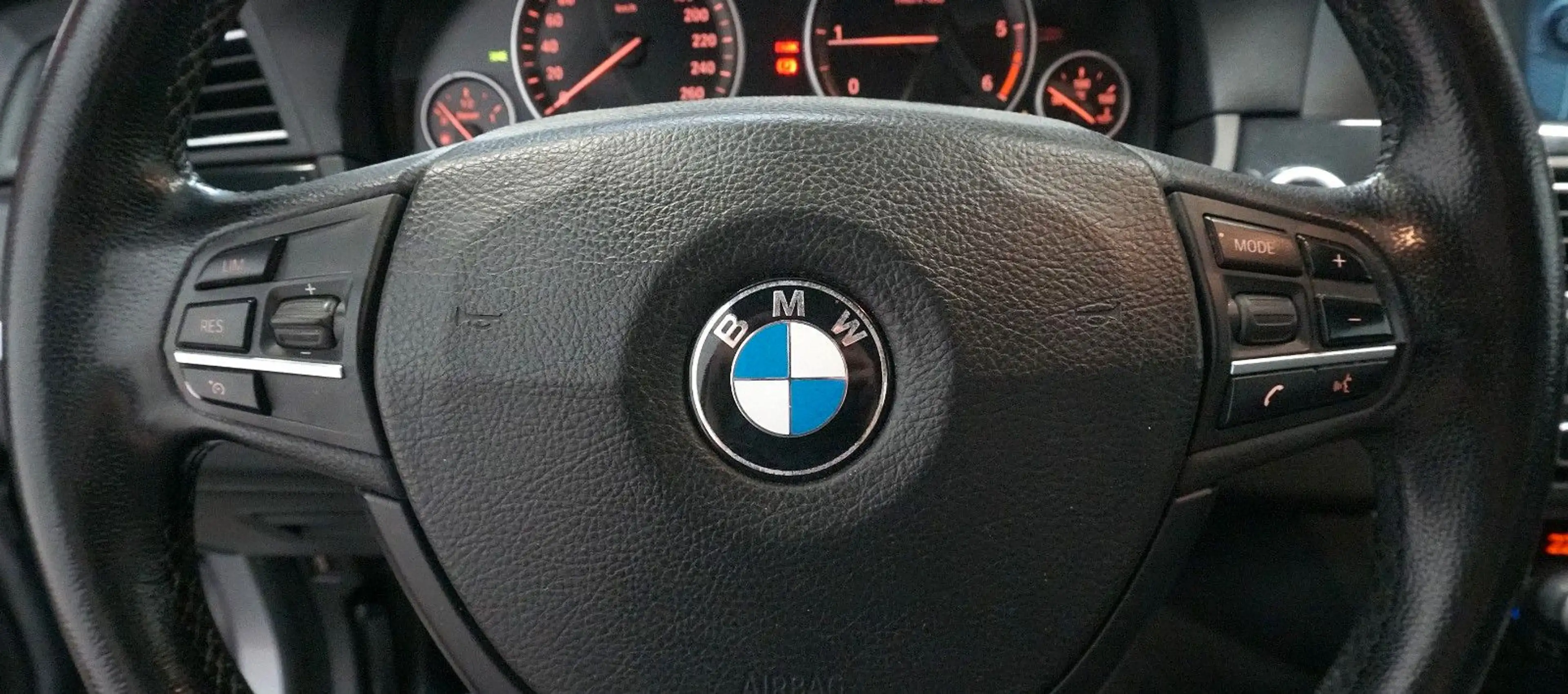 BMW 525 d Touring*XENON*NAVI*AHK*TEMPOMAT — photo 12