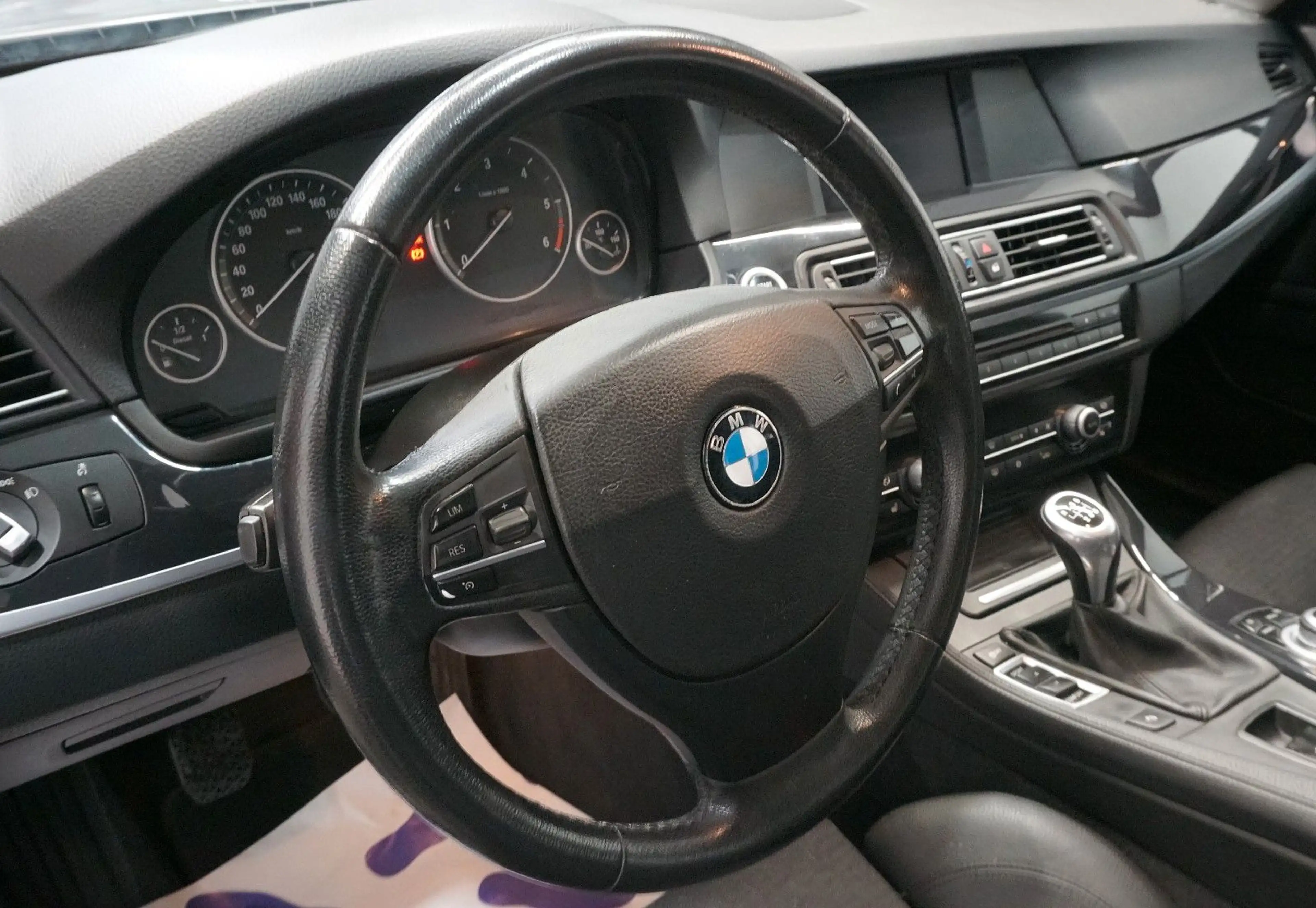 BMW 525 d Touring*XENON*NAVI*AHK*TEMPOMAT — photo 11