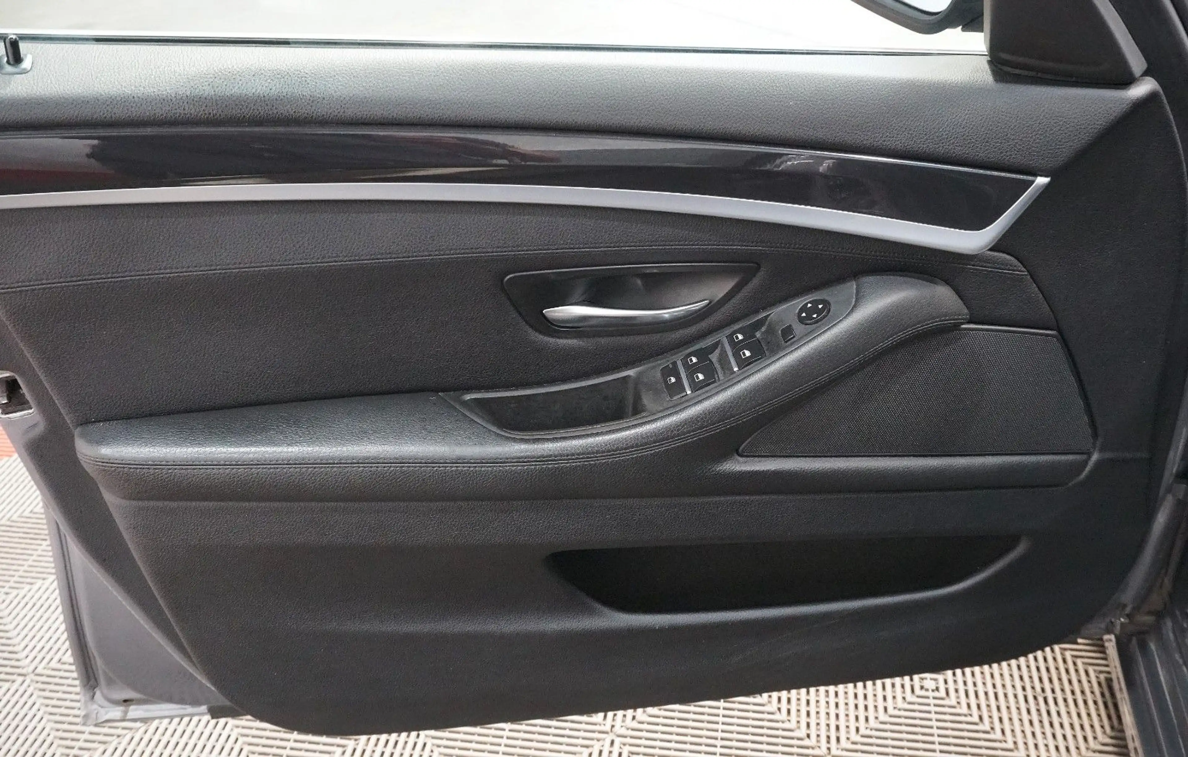 BMW 525 d Touring*XENON*NAVI*AHK*TEMPOMAT — photo 15