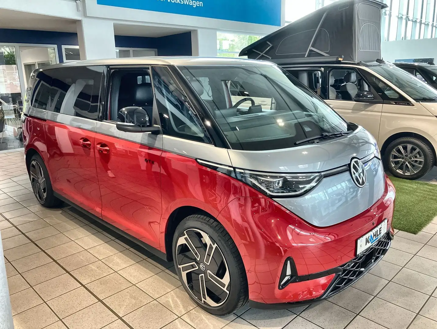 Volkswagen ID. Buzz GTX 4MOTION lang 7 SItzer CarPlay CCS Plateado - 2