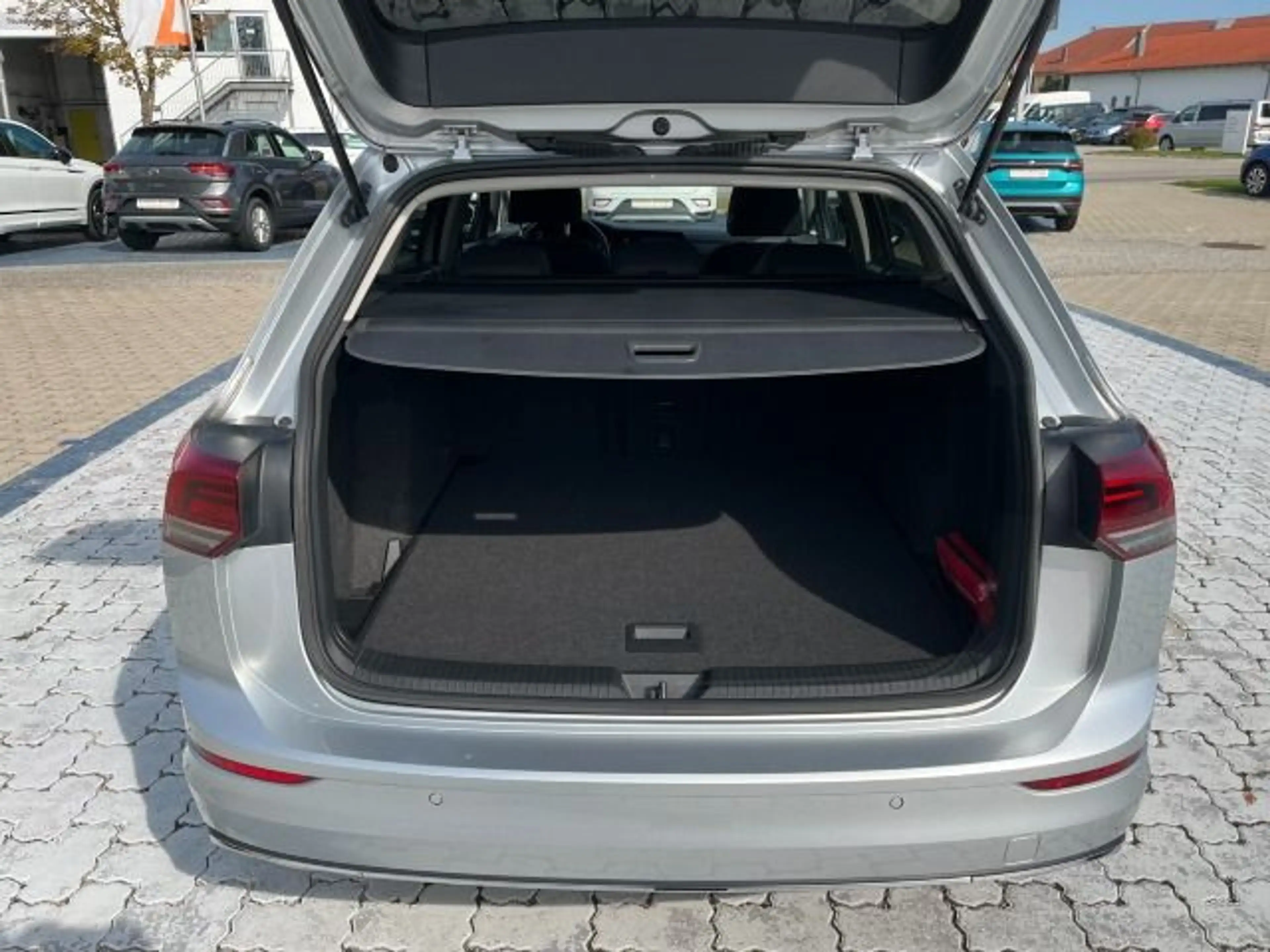Volkswagen Golf Variant Golf VIII Variant 1.5 e TSI Active DSG (AHK+Stan — photo 6