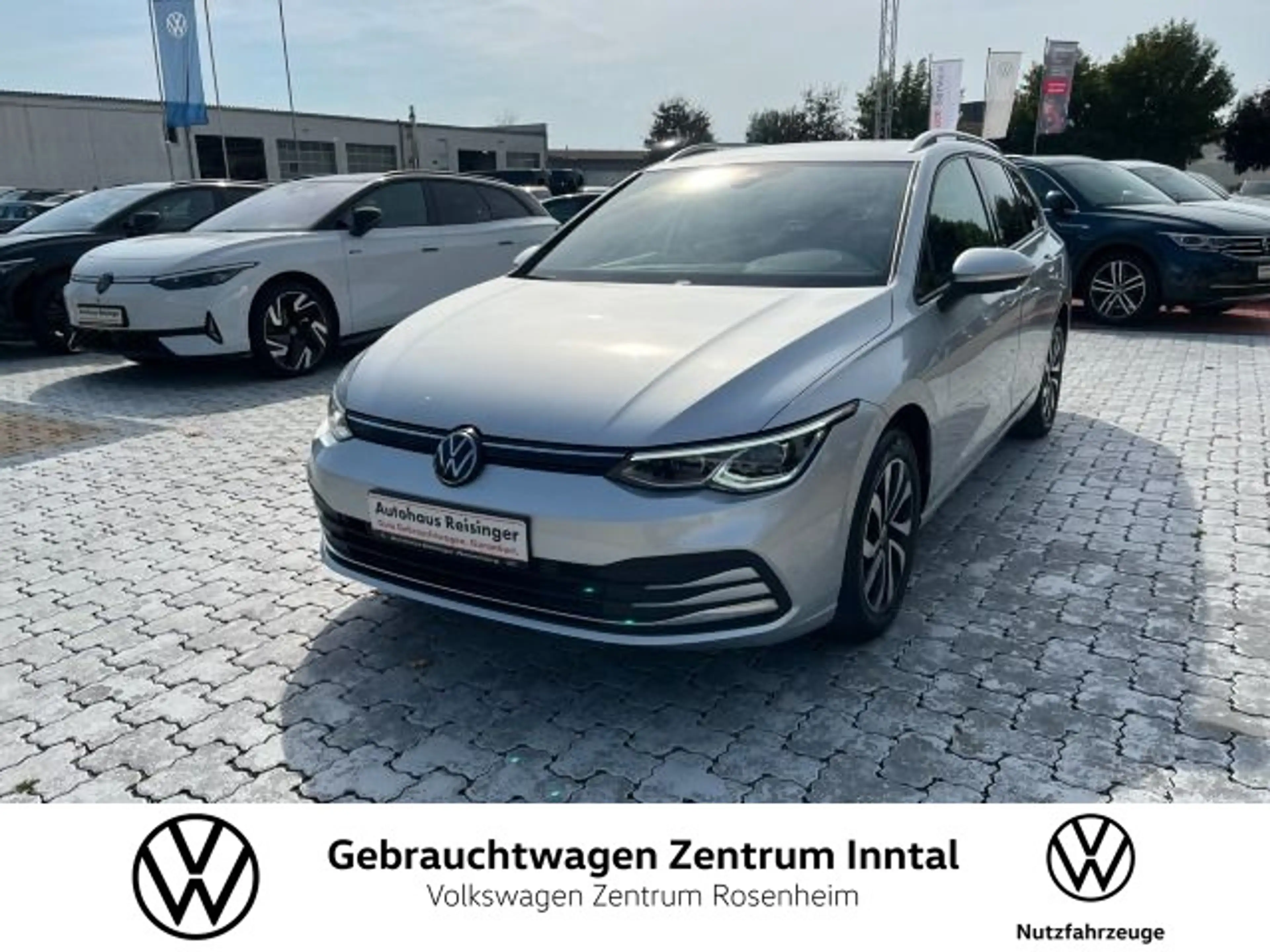 Volkswagen Golf Variant Golf VIII Variant 1.5 e TSI Active DSG (AHK+Stan