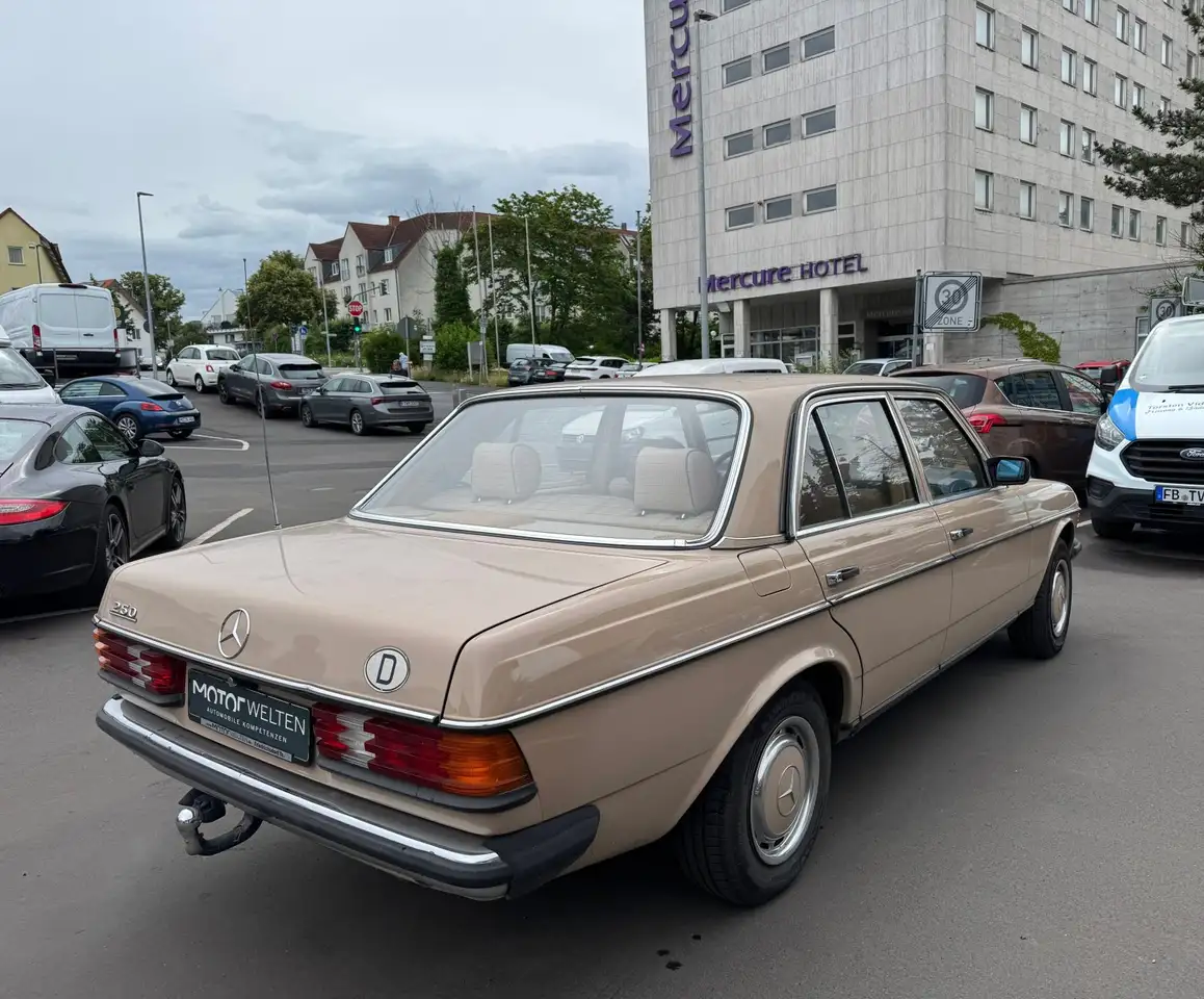 Mercedes-Benz 123, foto 6