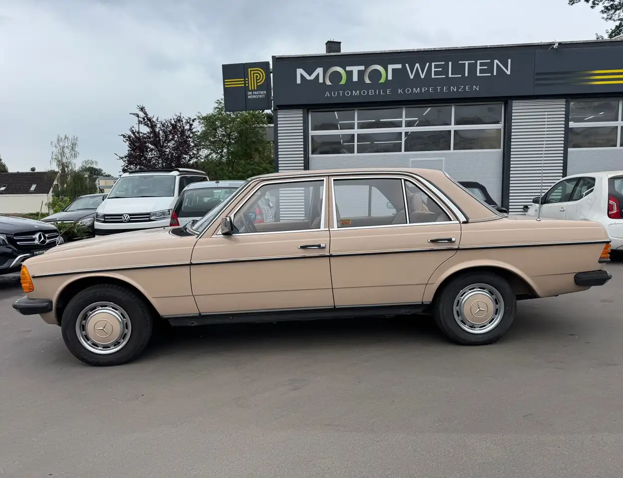 Mercedes-Benz 123, foto 2