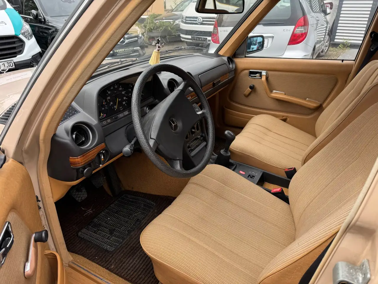 Mercedes-Benz 123, foto 10