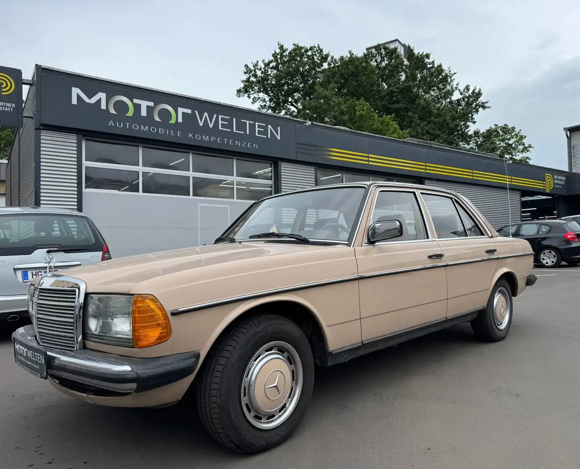 Mercedes-Benz 123, foto 1