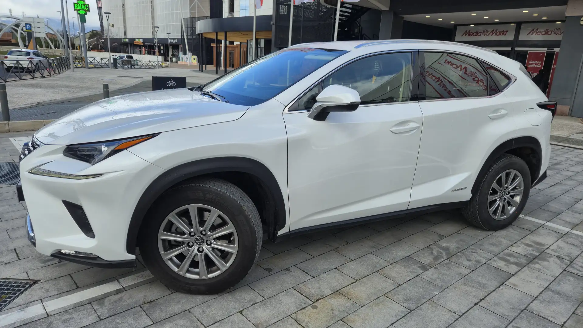 Lexus NX 300h NX 300h Business Navigation 2WD Business Navigation Blanco - 2