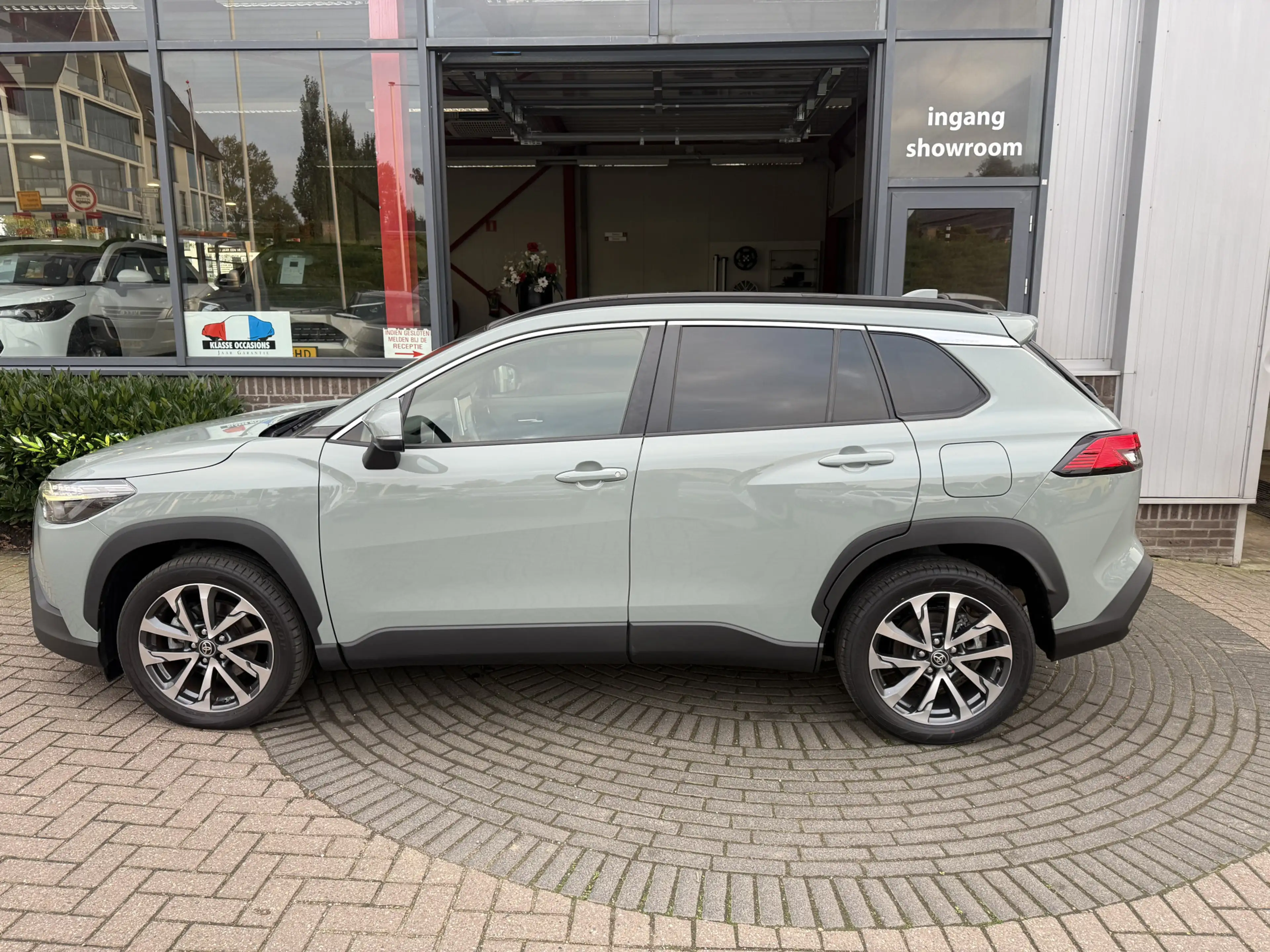 Toyota Corolla Cross 2.0 High Power Hybrid First Edition — photo 2