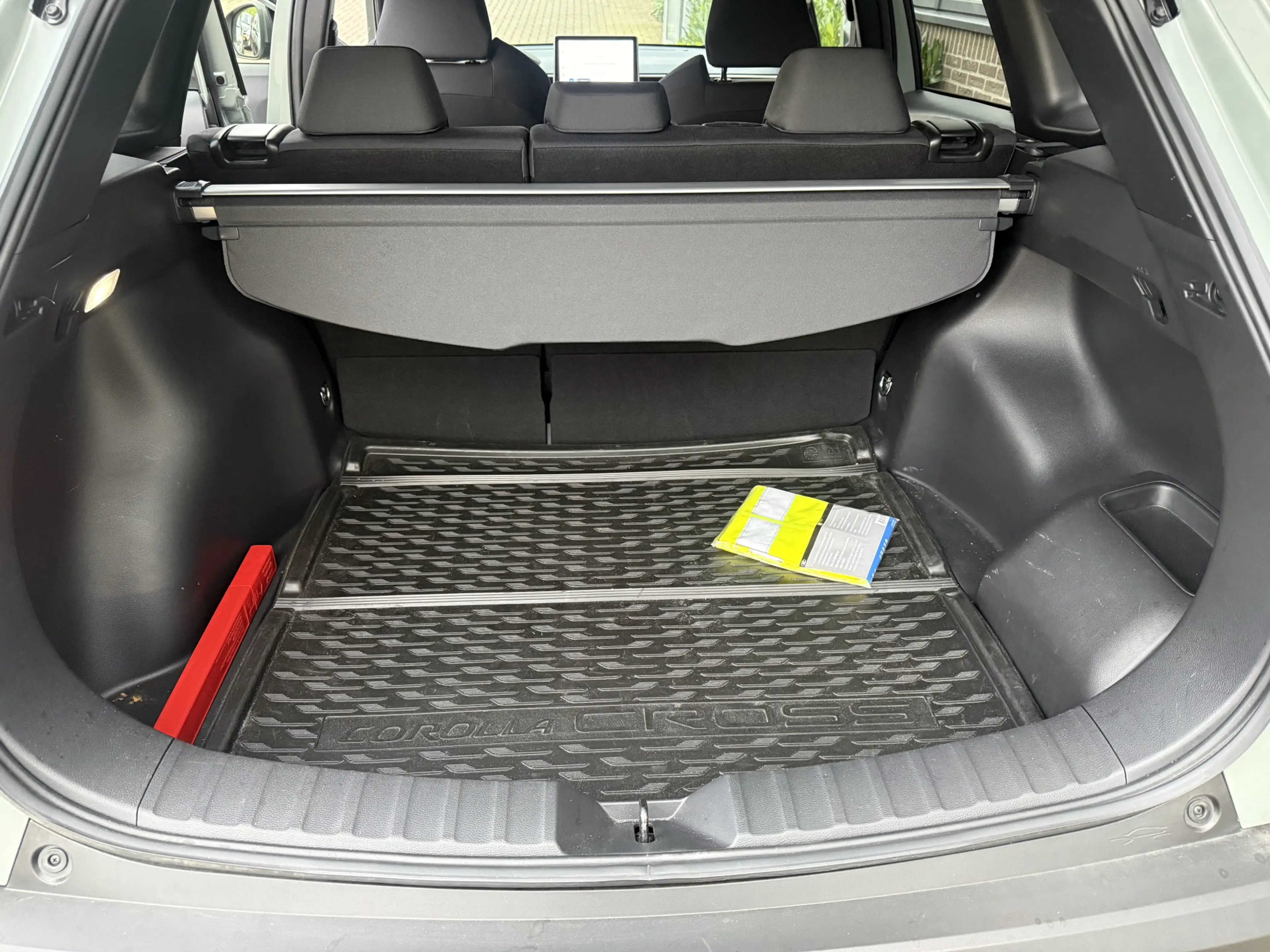 Toyota Corolla Cross 2.0 High Power Hybrid First Edition — photo 10