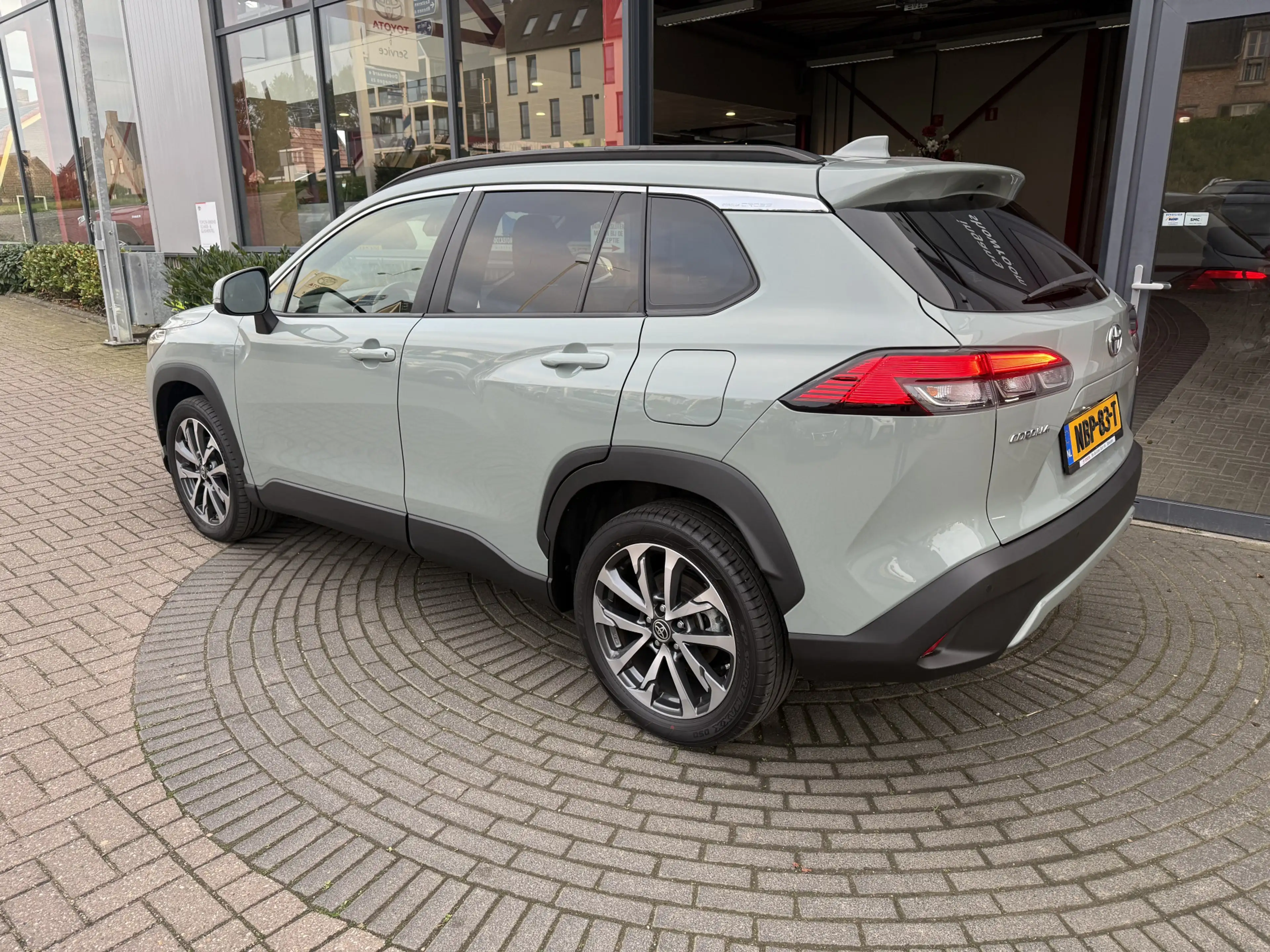 Toyota Corolla Cross 2.0 High Power Hybrid First Edition — photo 3