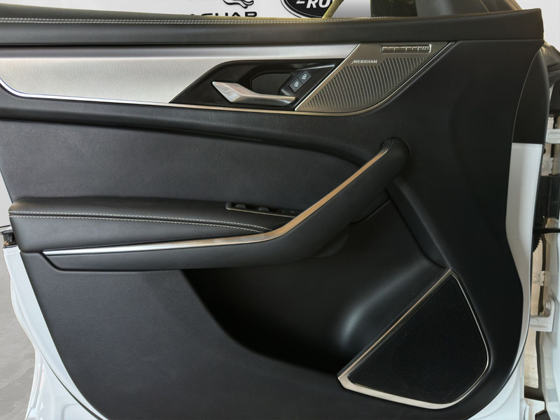 Jaguar F-Pace F-PACE D300 R-Dynamic SE AWD|BlackPack|AHK|Sport — photo 12