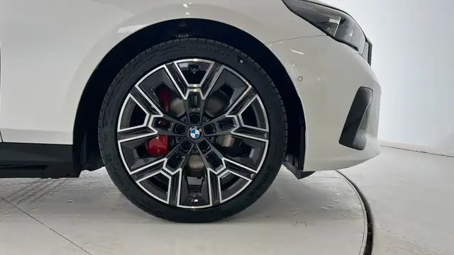 BMW i5 xDrive40 Ansicht 17