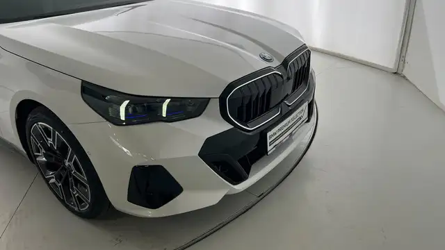 BMW i5 xDrive40 Ansicht 16