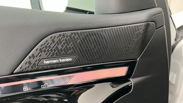 BMW i5 xDrive40 Ansicht 10