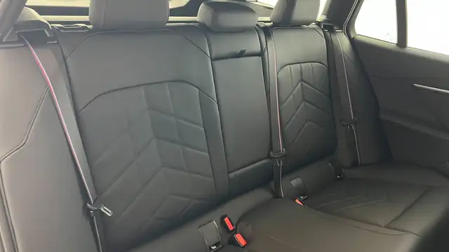 BMW i5 xDrive40 Ansicht 6