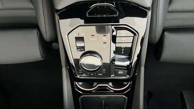 BMW i5 xDrive40 Ansicht 22